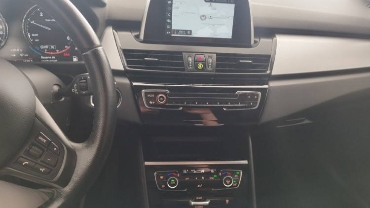 BMW S&eacute;rie 2 - 216 1.6 D