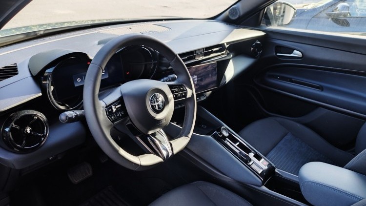 Alfa Romeo alfa junior eletrica ELETTRICA