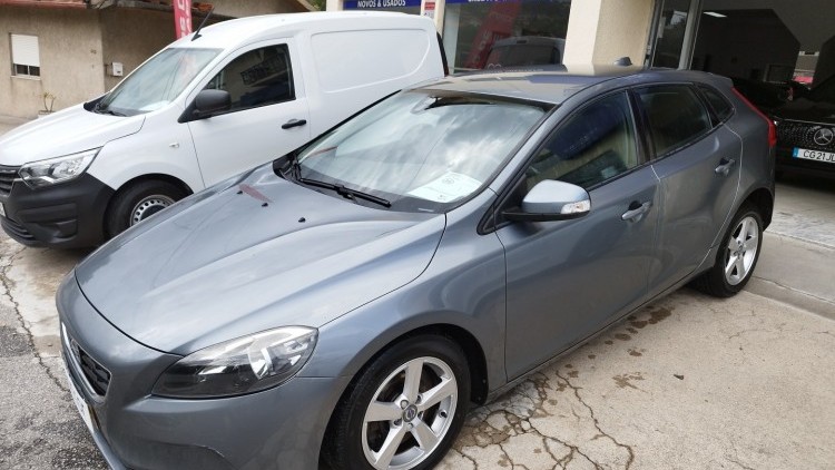Volvo V40 2.0 D AUTO