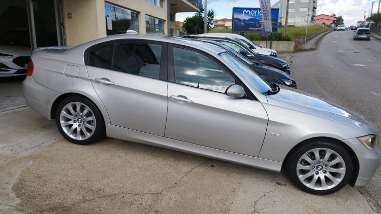 BMW S&eacute;rie 3 - 320 2.0 D AUTO