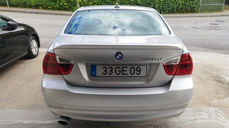 BMW S&eacute;rie 3 - 320 2.0 D AUTO