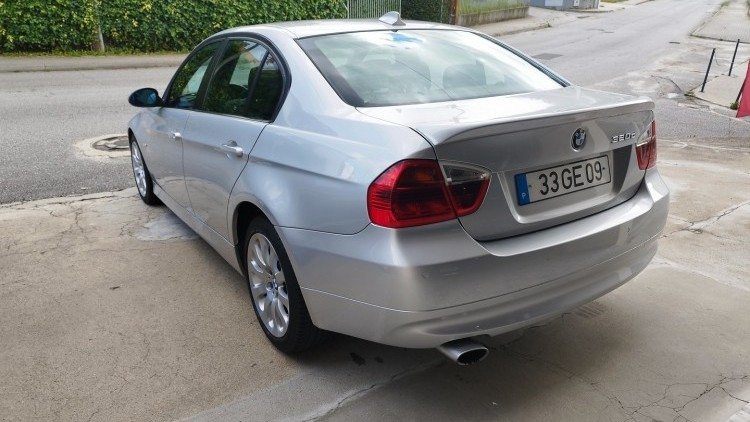 BMW S&eacute;rie 3 - 320 2.0 D AUTO