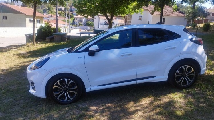 Ford Puma 1.0 ST-LINE X VIVID RUBY