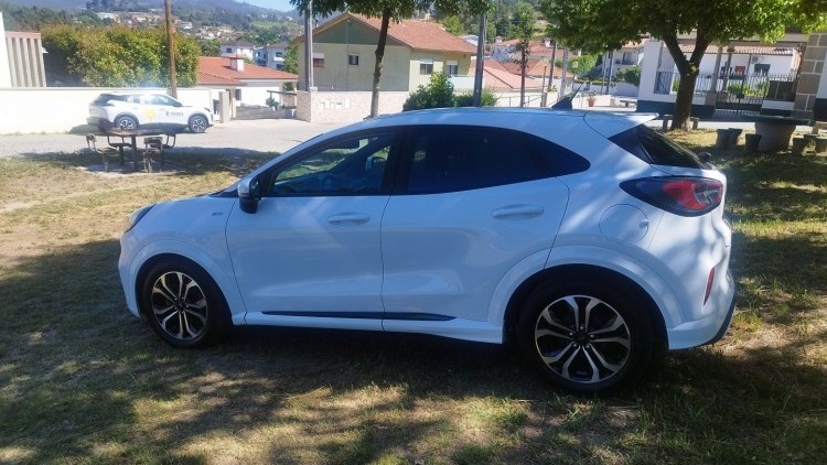 Ford Puma 1.0 ST-LINE X VIVID RUBY